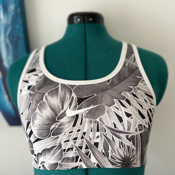 Nike kid’s top - Picture 4 of 5